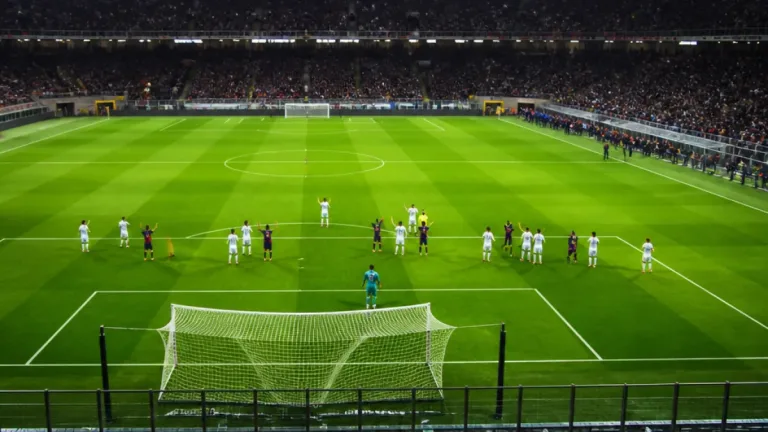 Fiorentina battuta 2-1 a San Siro: rimonta Inter con Thuram e Zielinski